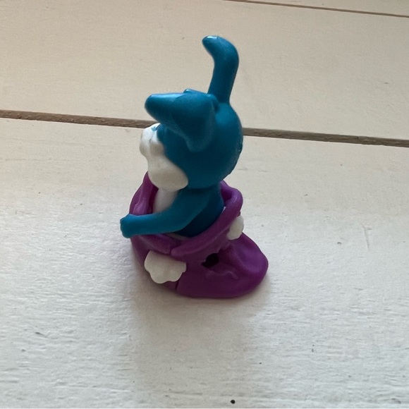 Kinder Joy Easter 2023 Mini Blue Bunny - Picture 2 of 6